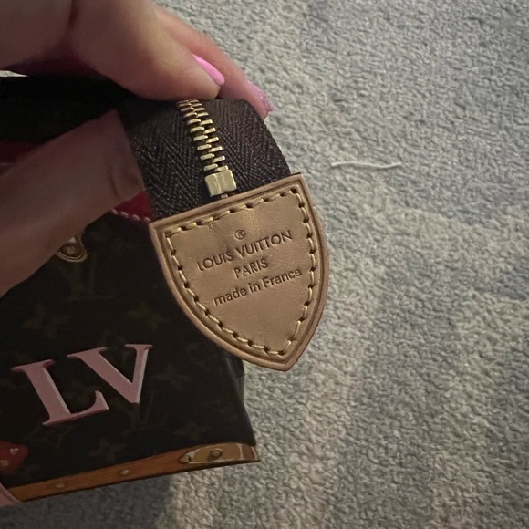 Brand New Limited Edition Louis Vuitton Pouch Clutch 26 - Picture 4 of 8